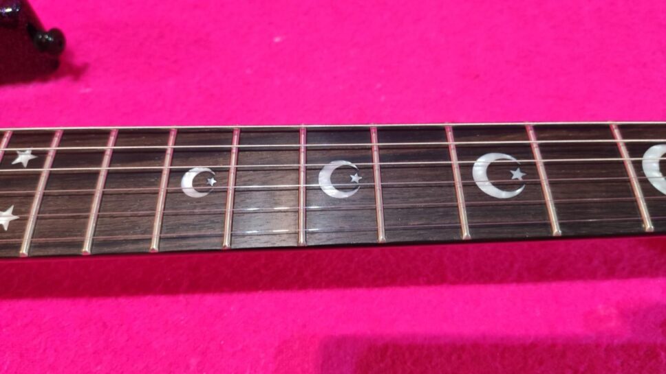 LTD (by ESP) KH PURPLE Sparkle Ouija Kirk Hammett (NTB) Limited 500p.