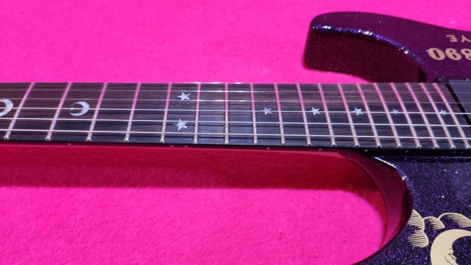 LTD (by ESP) KH PURPLE Sparkle Ouija Kirk Hammett (NTB) Limited 500p.
