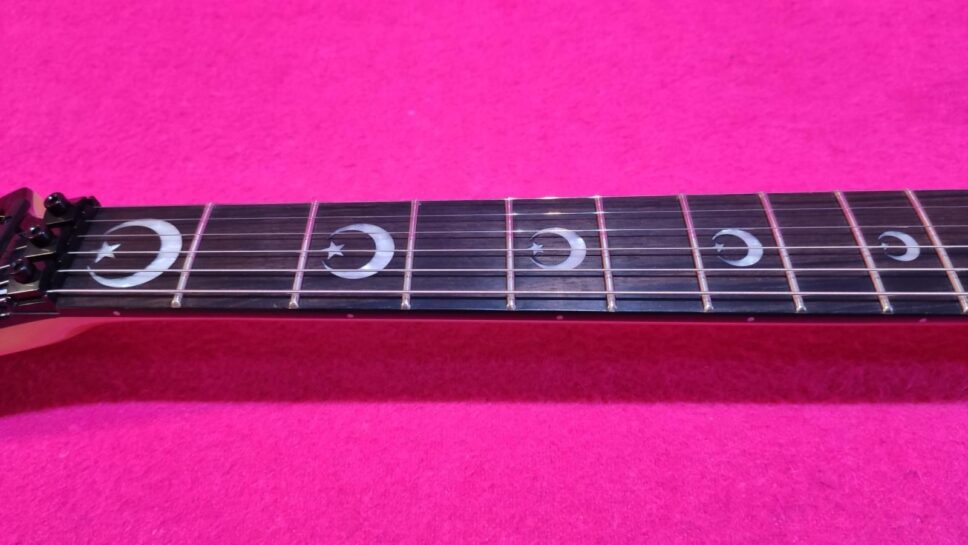 LTD (by ESP) KH PURPLE Sparkle Ouija Kirk Hammett (NTB) Limited 500p.