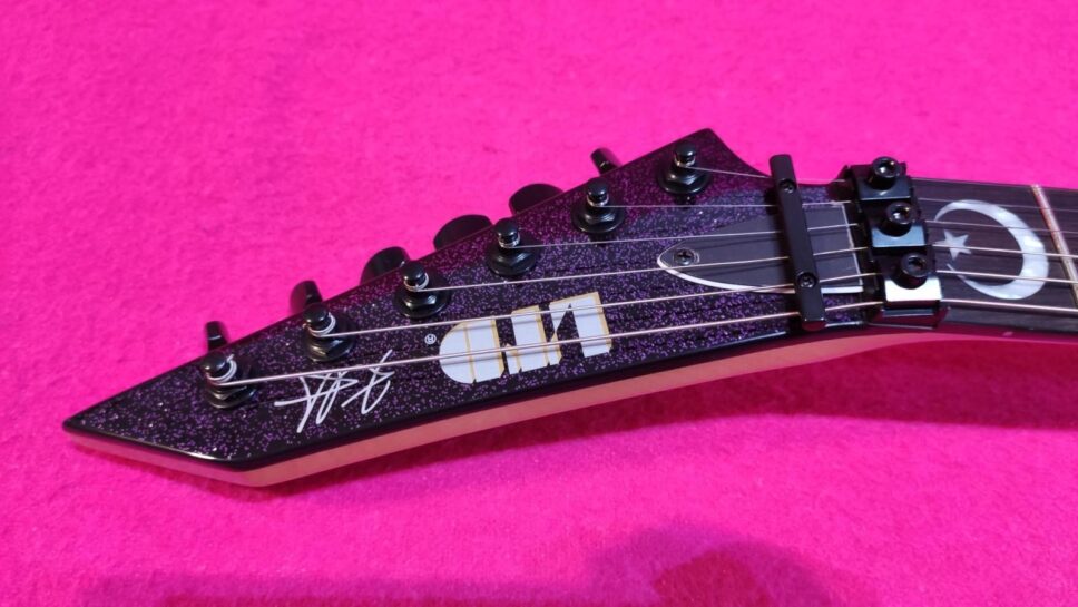 LTD (by ESP) KH PURPLE Sparkle Ouija Kirk Hammett (NTB) Limited 500p.