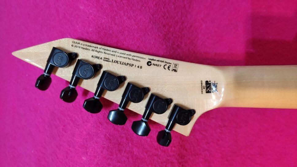 LTD (by ESP) KH PURPLE Sparkle Ouija Kirk Hammett (NTB) Limited 500p.