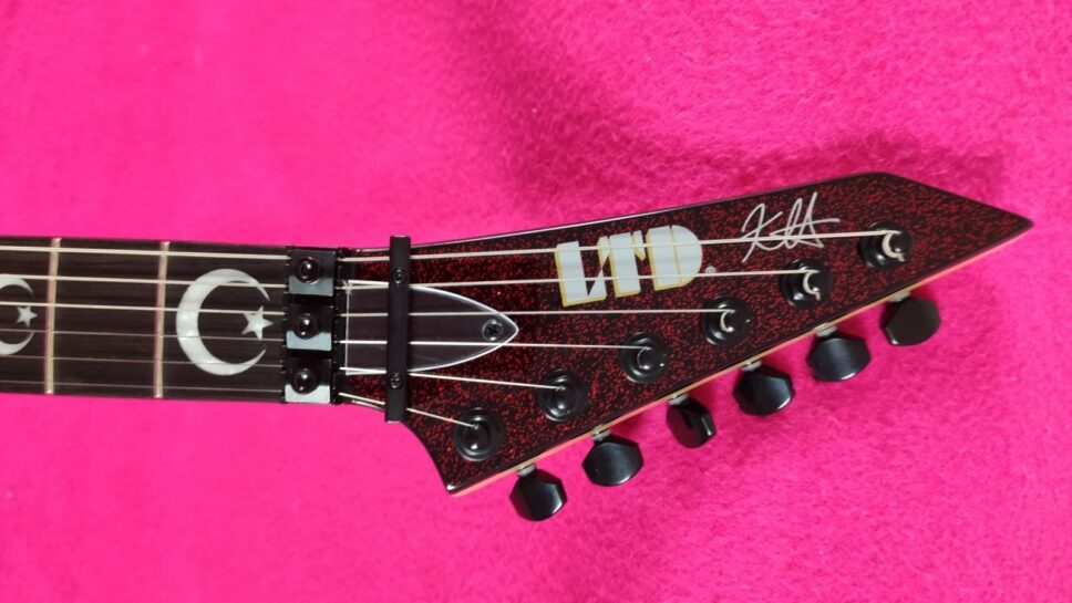 LTD (by ESP) KH RED Sparkle Ouija Kirk Hammet Limited Edition 500p.