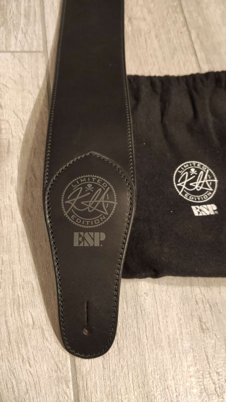 KIRK HAMMETT LEATHER GUITAR STRAP ESP LIMITED EDITION
