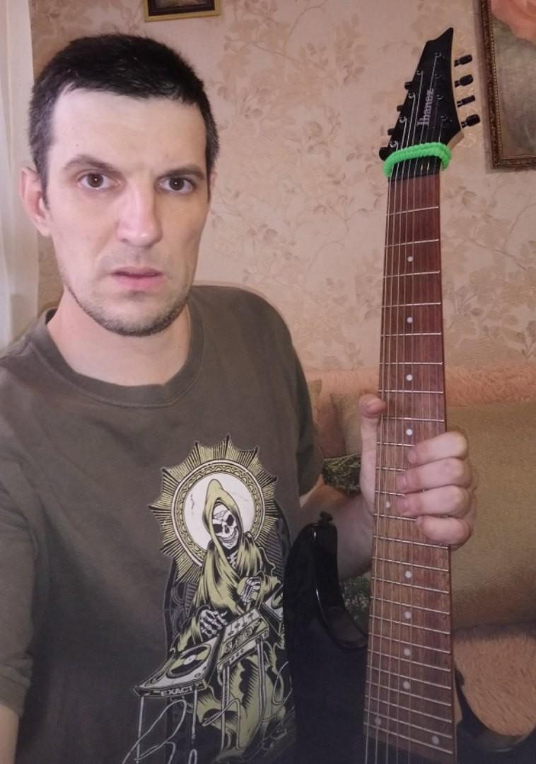 Ibanez RG8 owned by Zippy Kid