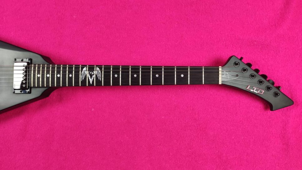 LTD (by ESP) Vulture BLKS James Hetfield Metallica Signature