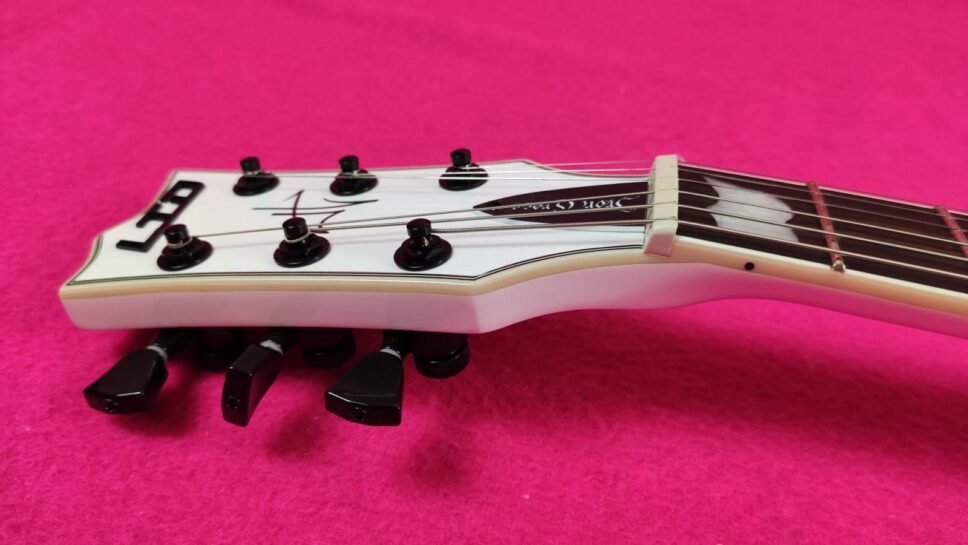 LTD (by ESP) Iron Cross SW (Snow White) James Hetfield Signature