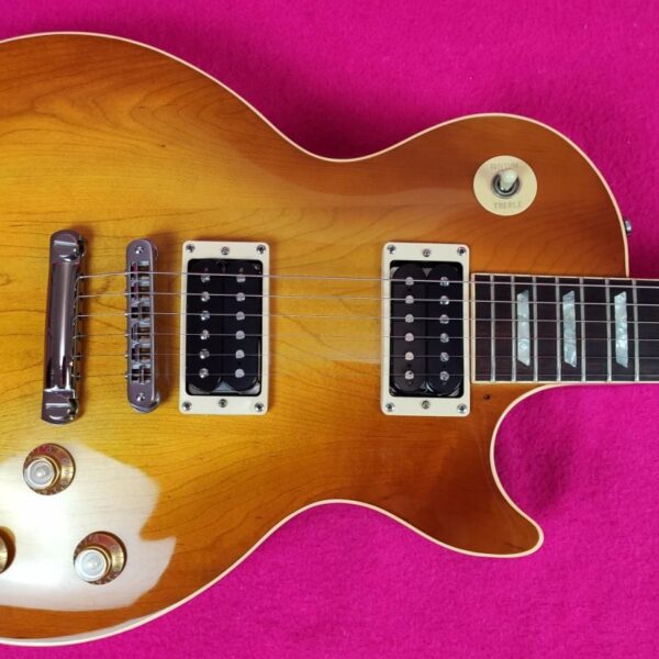 Gibson Les Paul Standard 1987 Slash #1 Replica more than “inspired by