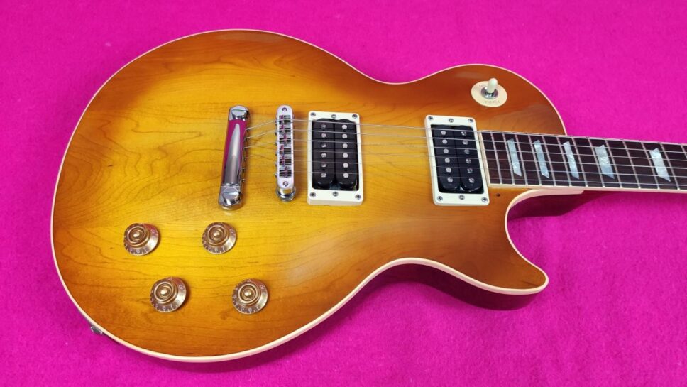 Gibson Les Paul Standard 1987 Slash #1 Replica more than “inspired by