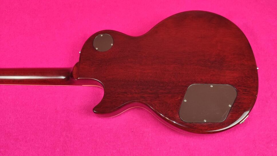 Gibson Les Paul Standard 1987 Slash #1 Replica more than “inspired by
