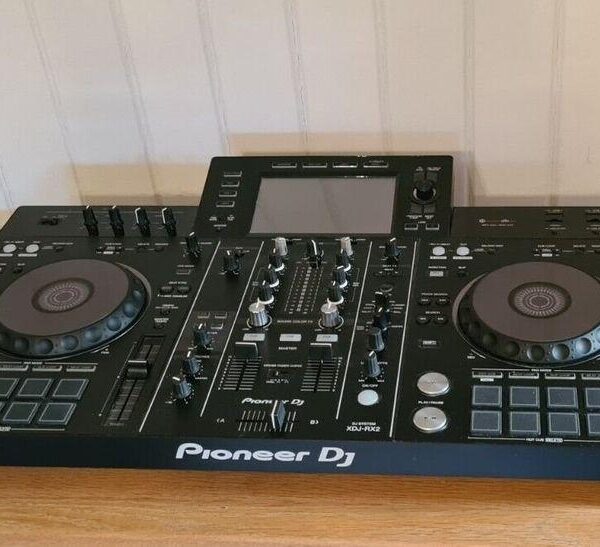 Pioneer XDJ-RX2 + DJ Controller - Boxed & Great Condition