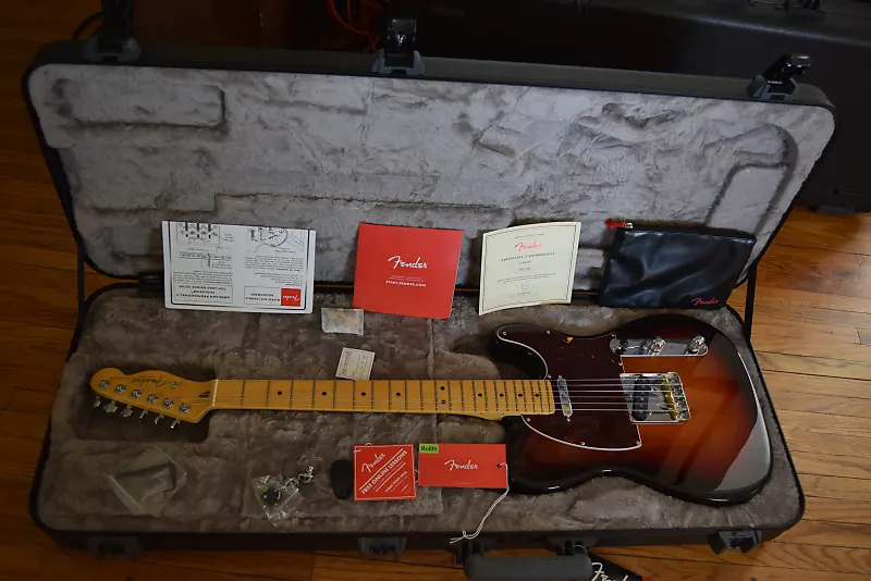 Fender American Professional II Telecaster 2022, OHSC & Paperwork