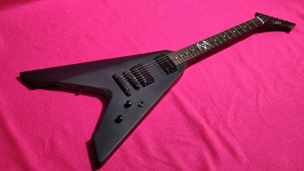 Ltd Vulture James Hetfield signature