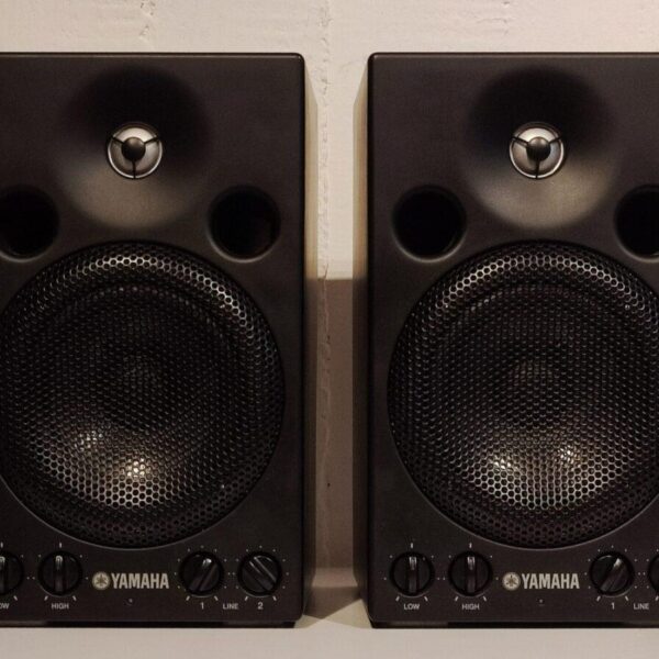 2 Yamaha MSP3 Monitor Speakers