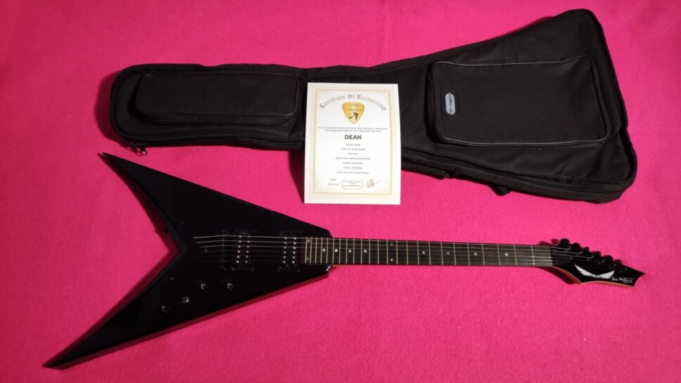DEAN Dave Mustaine Signature VMNTxcbk Bolt On Classic Black