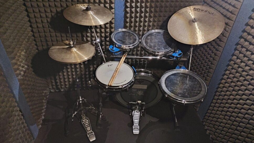 TRAPS A-400 ACOUSTIC DRUMSET