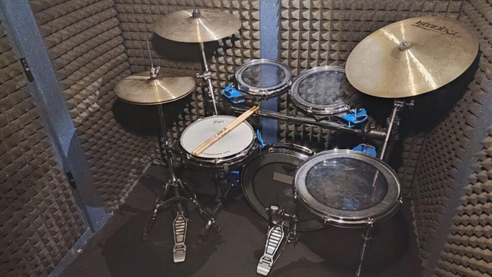 TRAPS A-400 ACOUSTIC DRUMSET