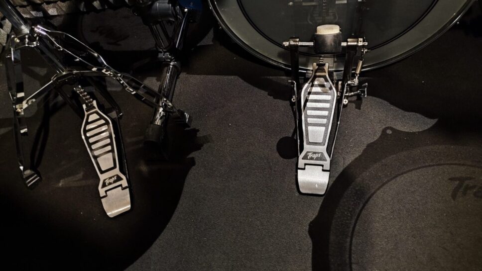 TRAPS A-400 ACOUSTIC DRUMSET