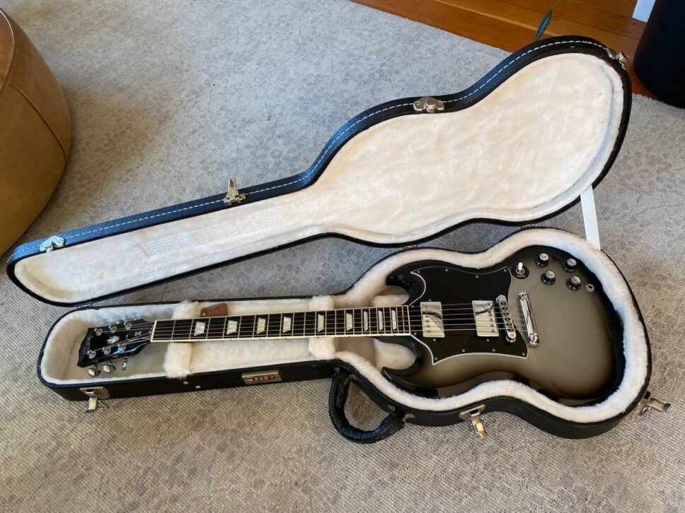 Gibson SG Standard Silverburst Guitar of the Week #3 2007