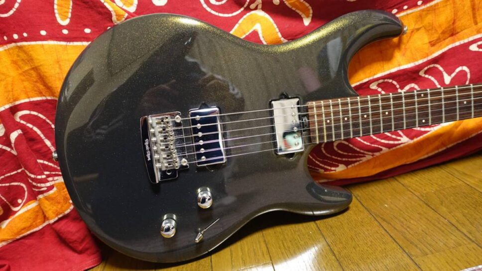 Early model MUSIC MAN LUKE 3 HH OLIVE GOLD Rosewood Neck Mus