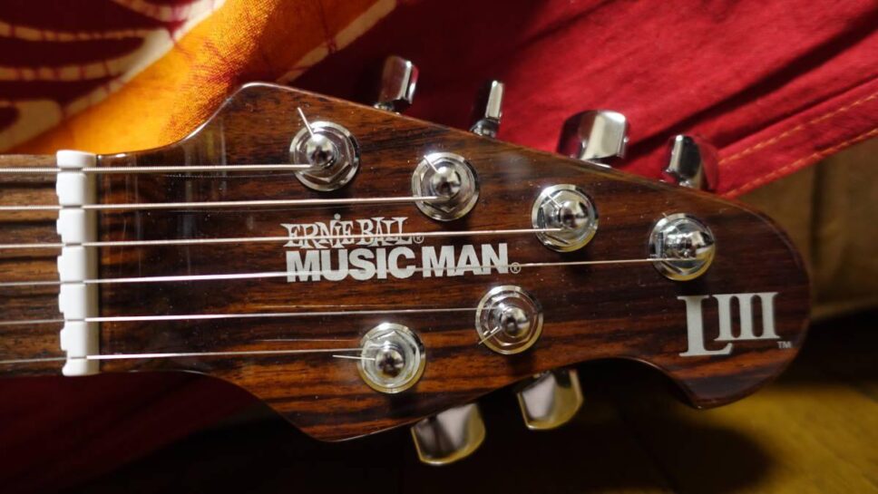 Early model MUSIC MAN LUKE 3 HH OLIVE GOLD Rosewood Neck Mus