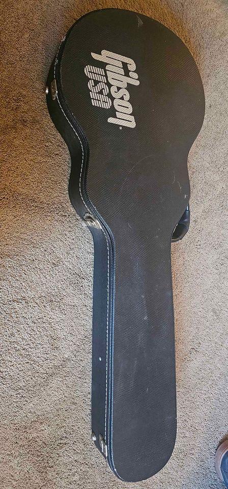Gibson guitar