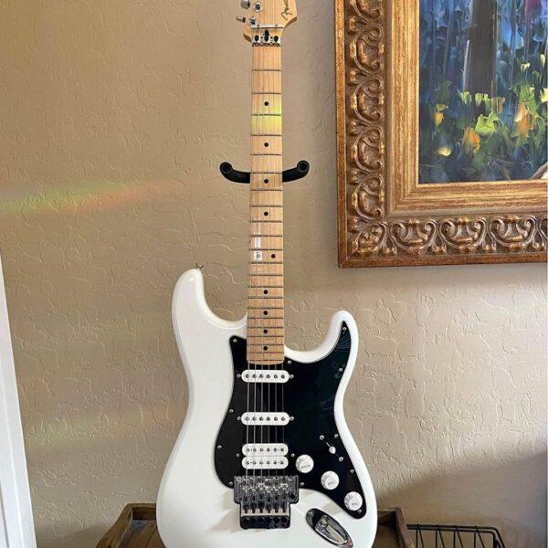 Floyd Rose Fender Stratocaster HSS w/ extras