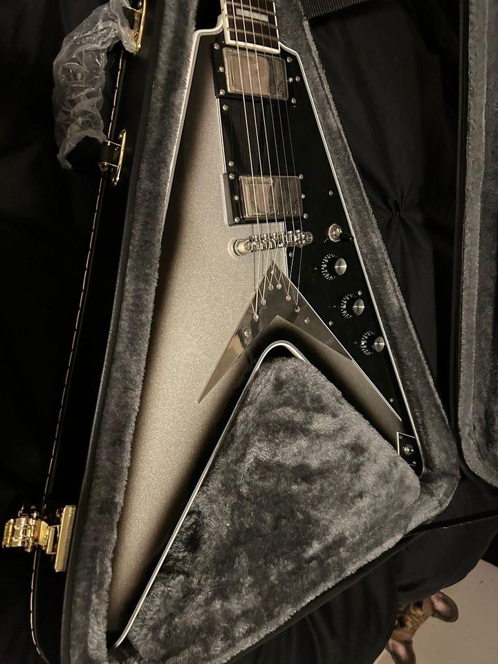 Epiphone Brent Hinds Signature Flying V Custom w/OHSC 2016