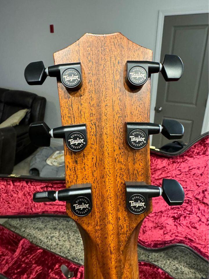 Taylor 324ce V-Class Grand Auditorium Acoustic-Electric Guit