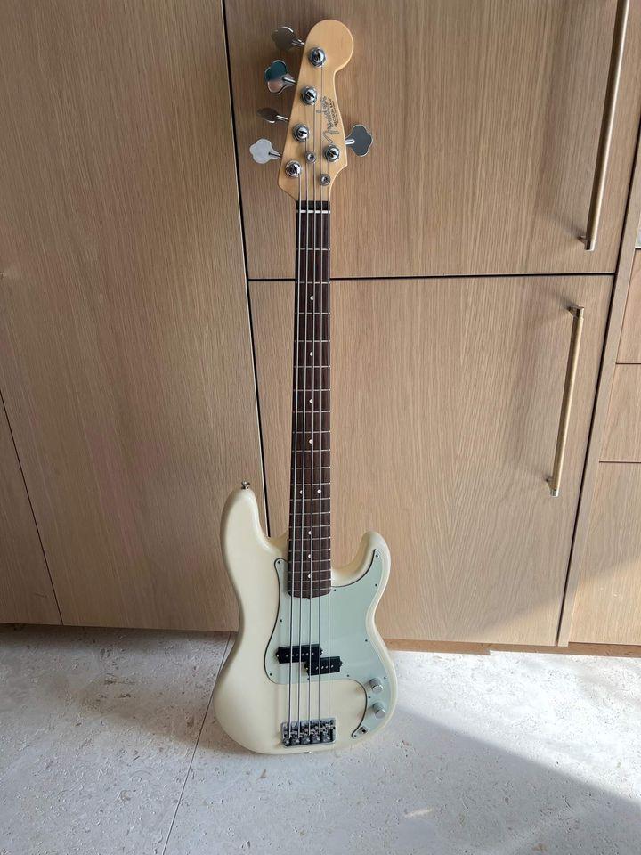 Fender American P bass 5 string