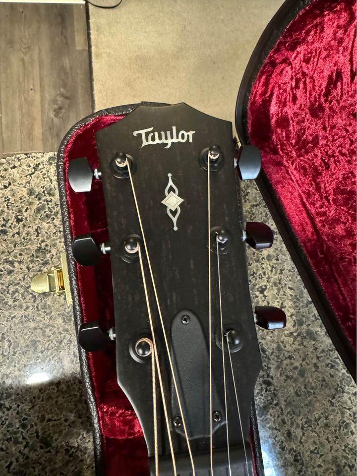 Taylor 324ce V-Class Grand Auditorium Acoustic-Electric Guit