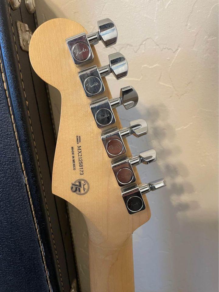 Floyd Rose Fender Stratocaster HSS w/ extras