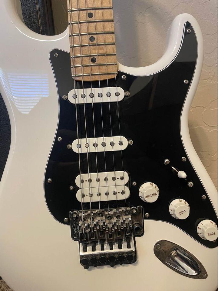 Floyd Rose Fender Stratocaster HSS w/ extras