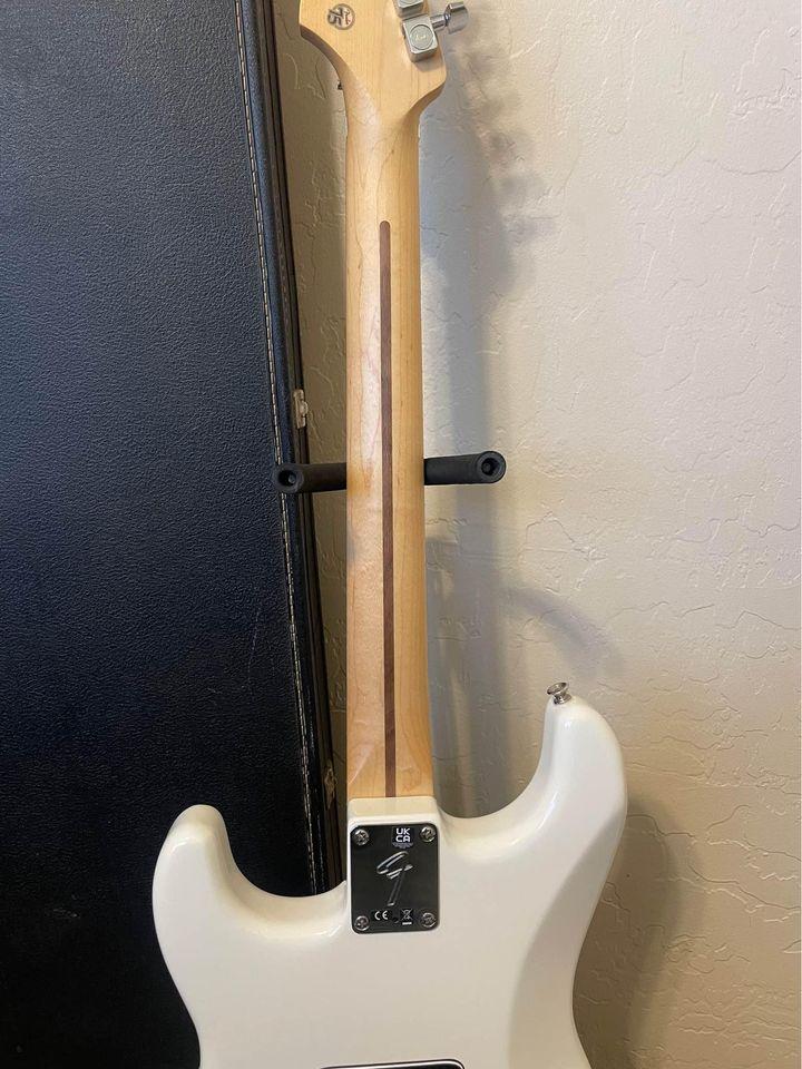 Floyd Rose Fender Stratocaster HSS w/ extras