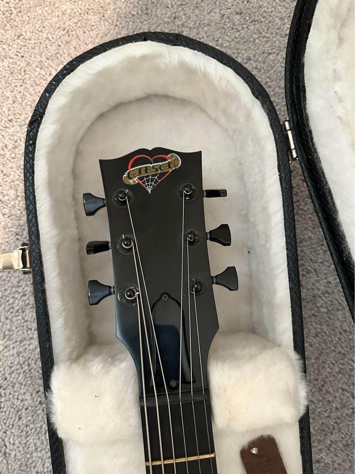 les paul menace guitar