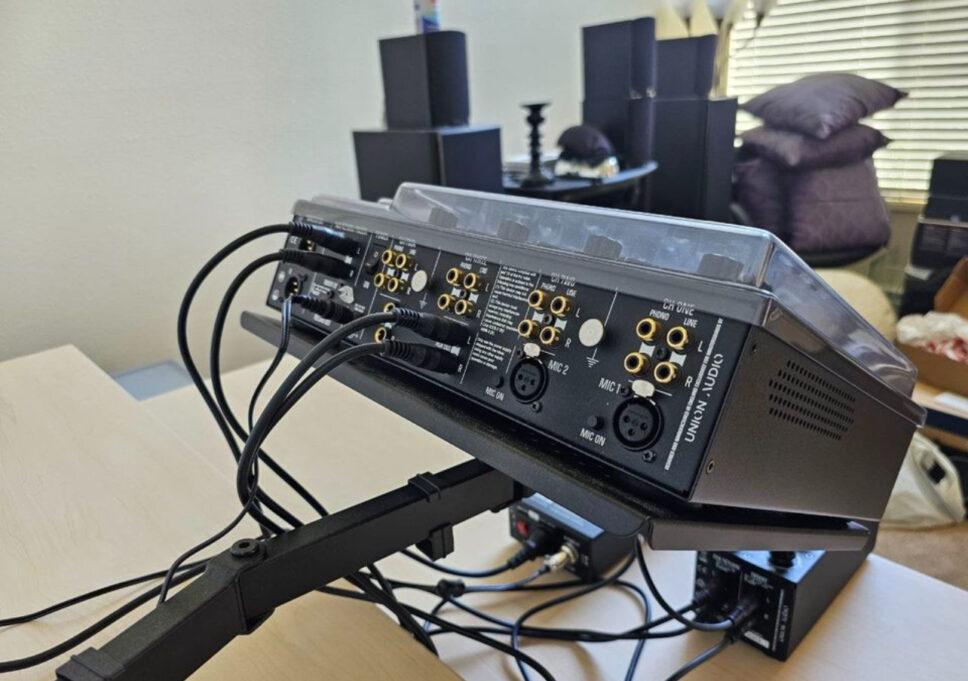 Master Sounds Valve 4 w/Linear power supply and analog FX in