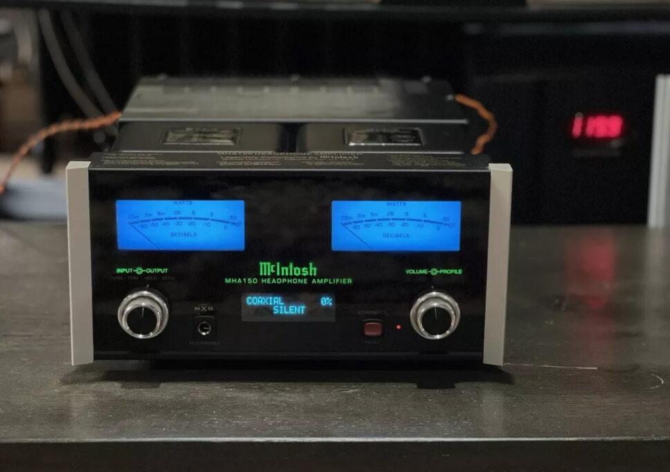 McIntosh MHA150 Integrated Headphone/ Speaker Amplifier