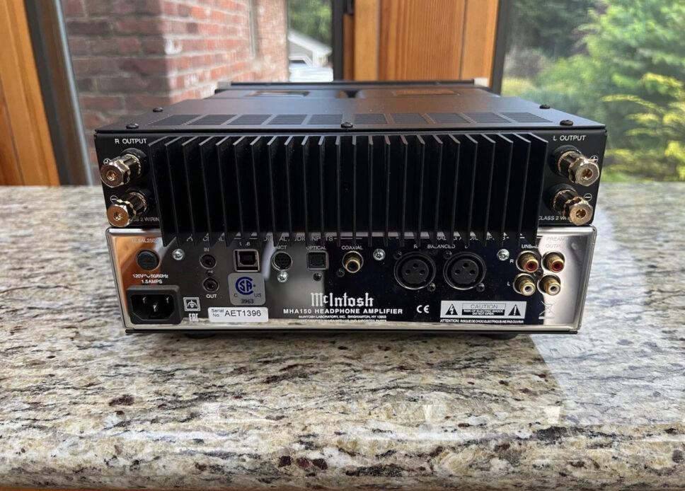 McIntosh MHA150 Integrated Headphone/ Speaker Amplifier