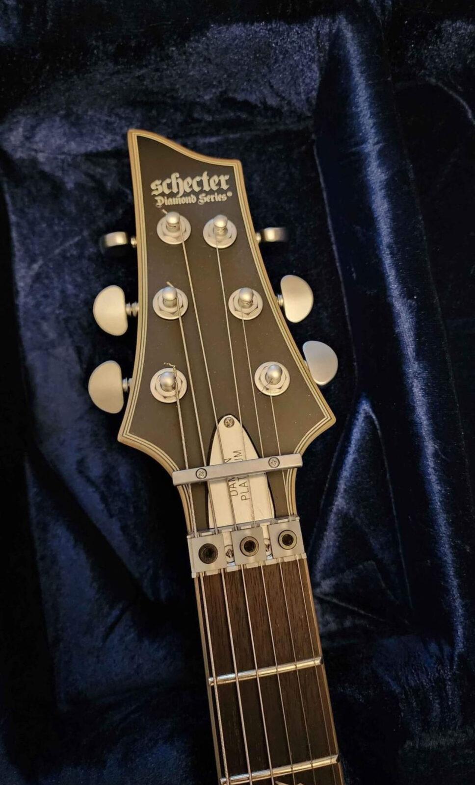 Schecter Damien Platinum-6 Floyd Rose and Fitted Hardshell C