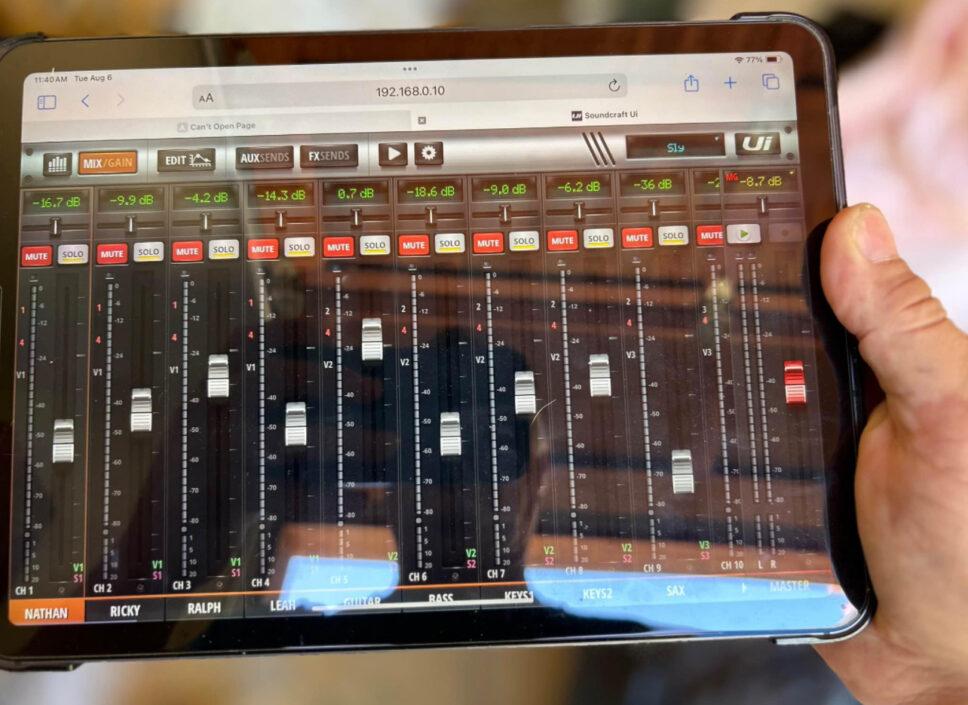 Soundcraft UI24 24 channel, Digital Rack Mount Audio Mixer