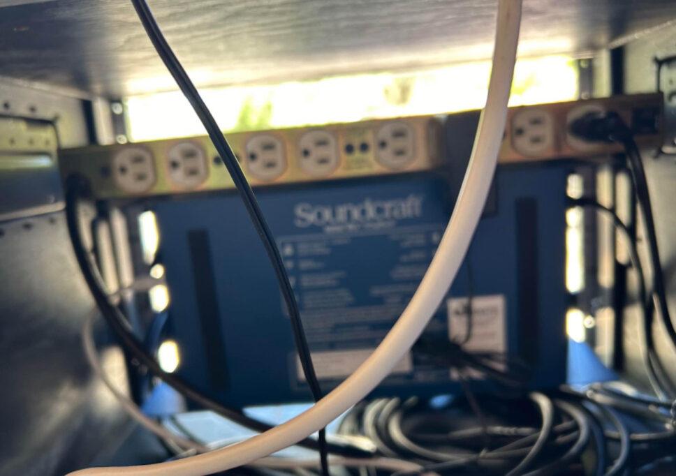 Soundcraft UI24 24 channel, Digital Rack Mount Audio Mixer