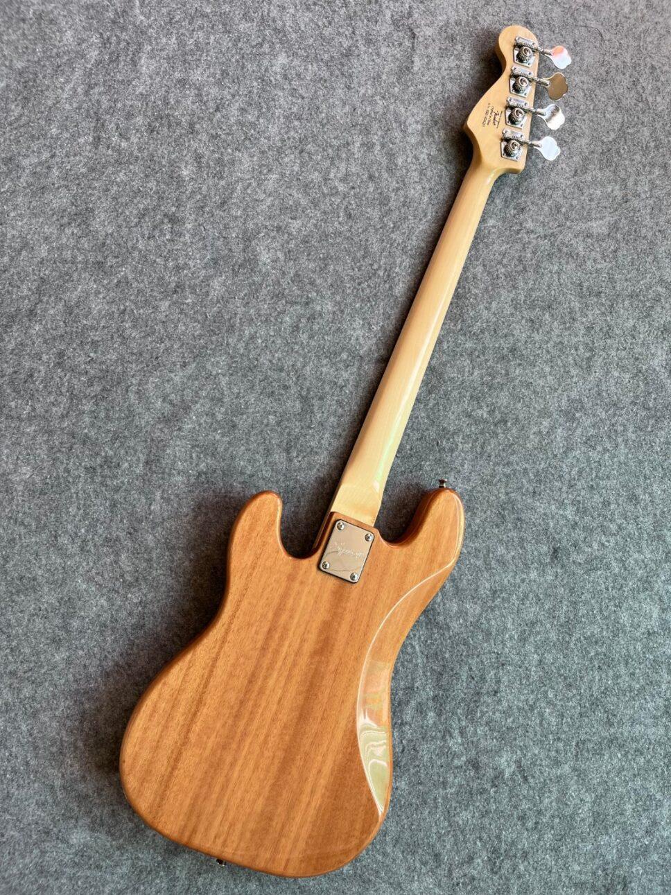 Guitare basse électrique classique JEE