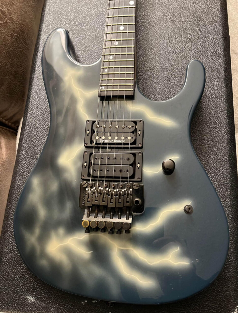 ORIGINAL 1987 VIVIAN CAMPBELL SIGNATURE MODEL LIGHTNING BOLT