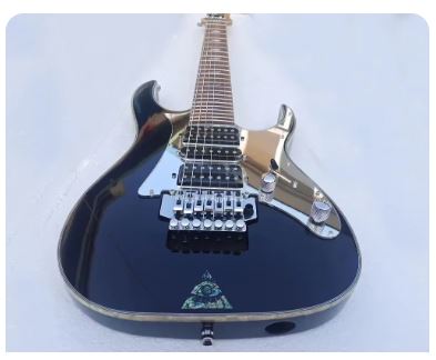 Guitare Électrique UV777 Universe Steve
