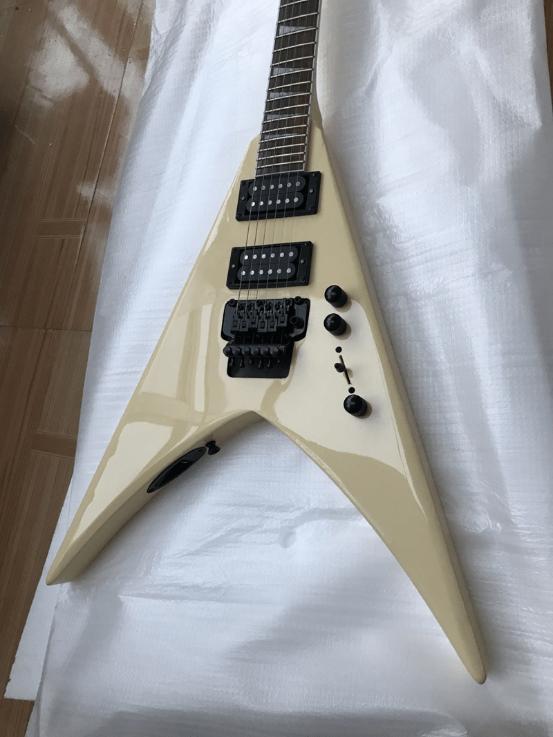 Guitare Électrique V Cream Flying avec Floyd Rose !