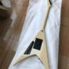 Guitare Électrique V Cream Flying avec Floyd Rose !