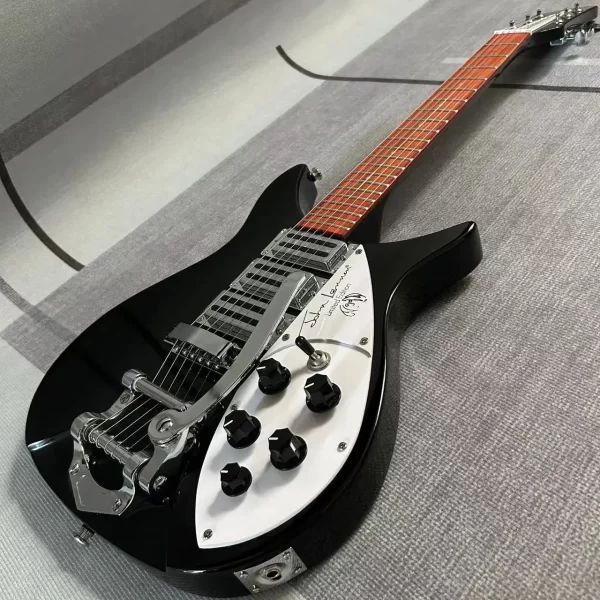 Rickenbacker 325