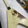 Guitare Électrique Relic Fly-V en Acajou !