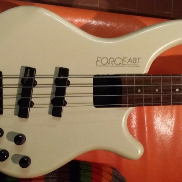 Washburn FORCE ABT fretless vintage 80'S