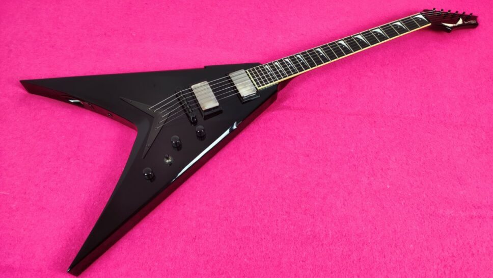 DEAN Dave Mustaine VMNTcbk Classic Black wCase (2010)