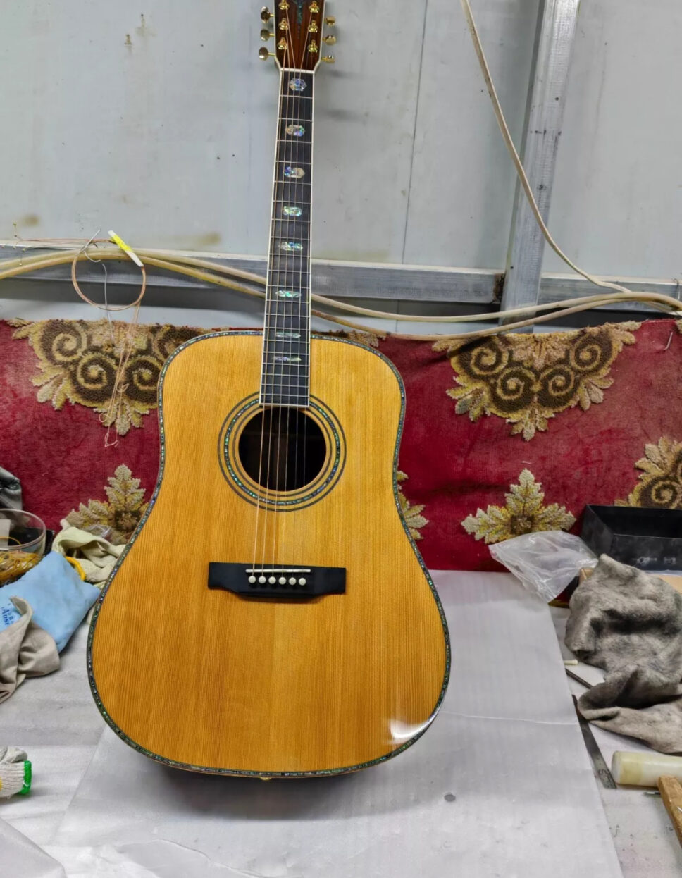 All Solid Wood 41" D Type Solid Cedar Acoustic Guitar Abalon